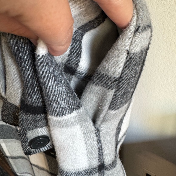 Women’s Plaid Shacket Black/Gray/White Size Small - Picture 5 of 5